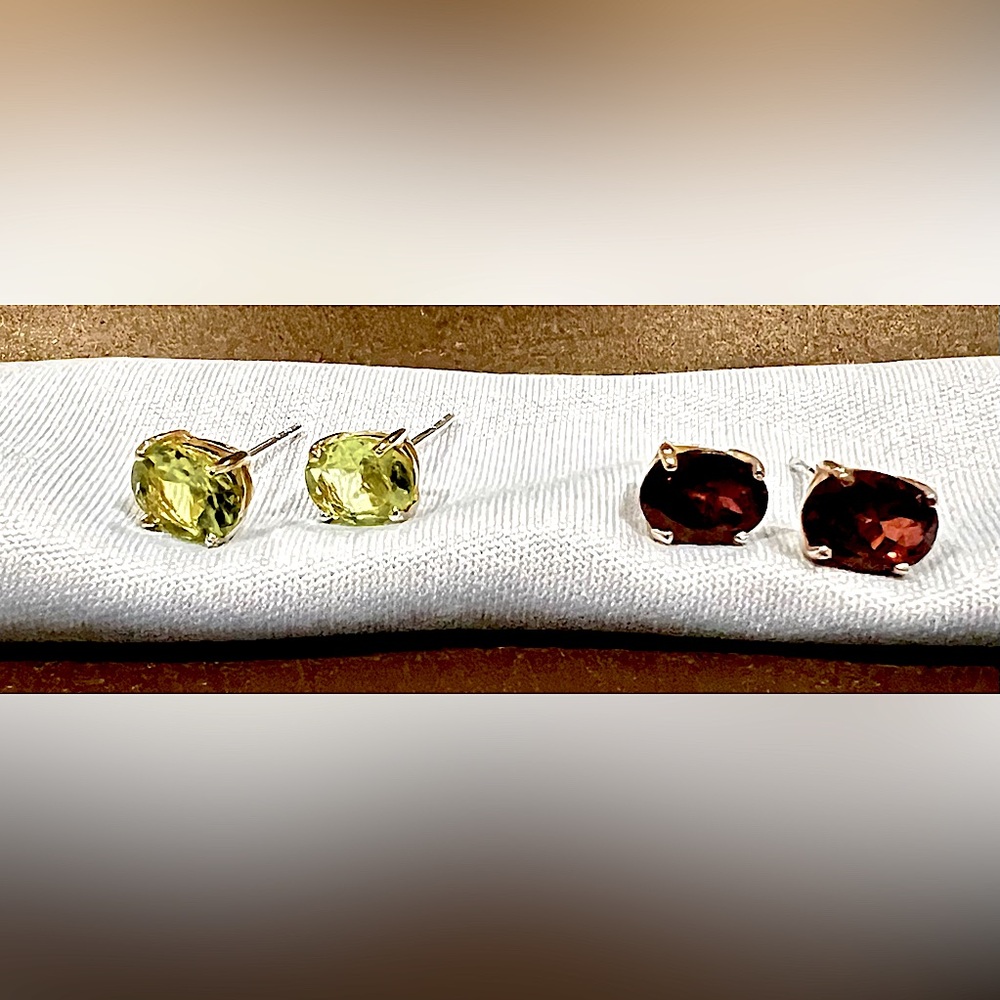 Lot of 2: genuine gemstones studs in sterling silver post